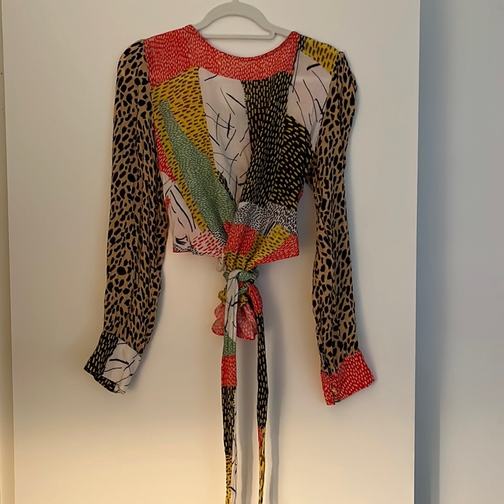 Anthropologie Fun print, wrap top